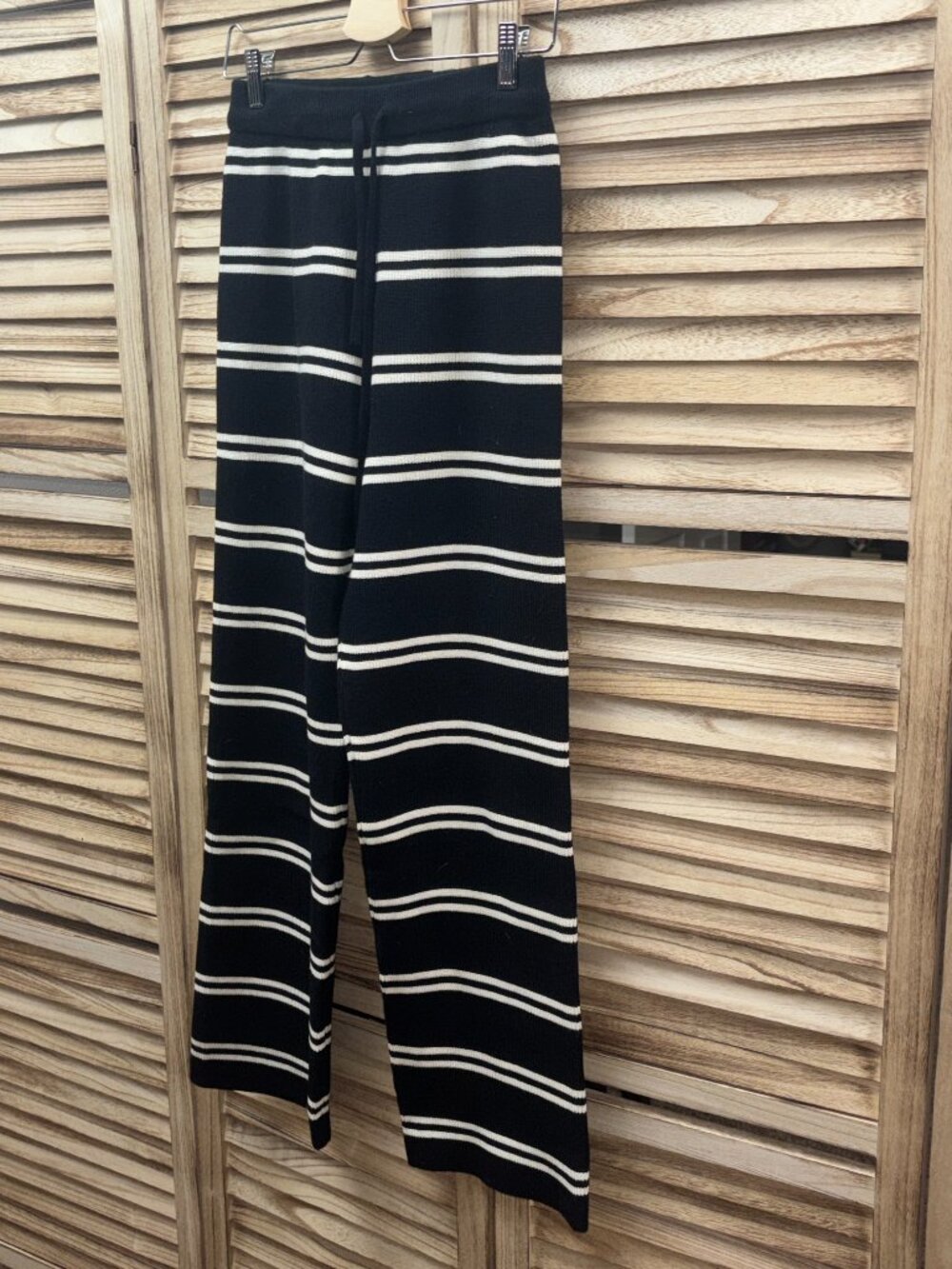 Black Cream Striped  Knit Wide-Leg Sweater Pants – NWOT Size Small